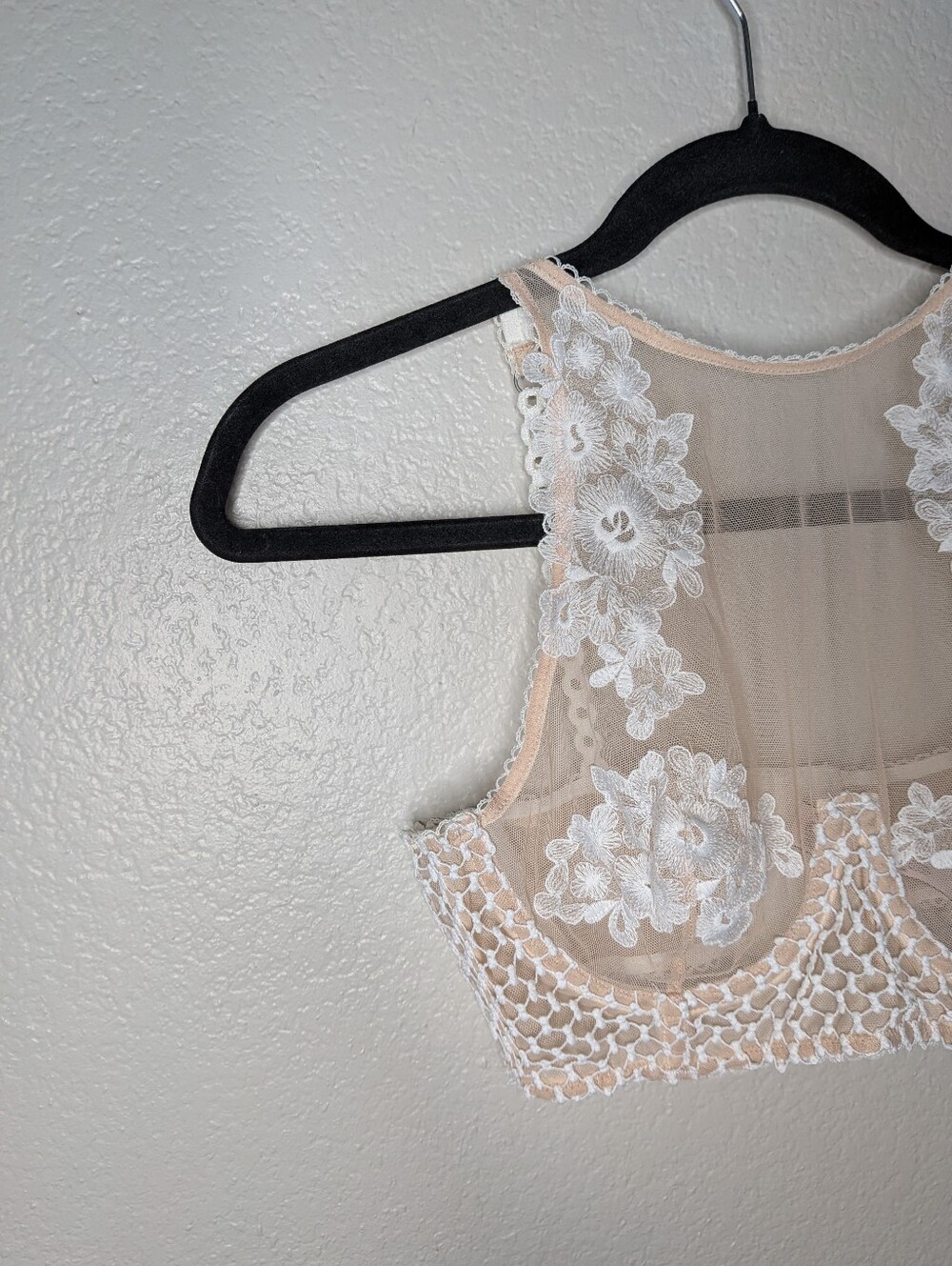 New Victoria's Secret Dream Angels Tan High Neck Embroidered Floral Bra 34C NWT - Picture 3 of 7